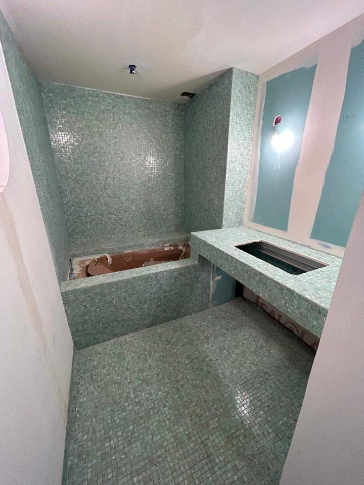 Salle de bain marbre et mosaïque Grenoble