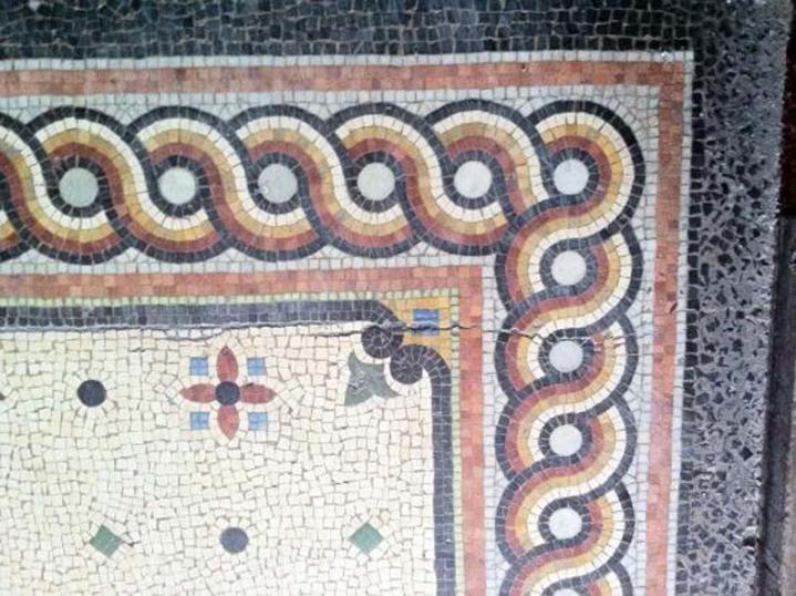 Réalisation de mosaïque d'art Grenoble