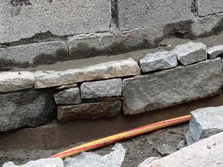 Muret de pierre sèche à Grenoble